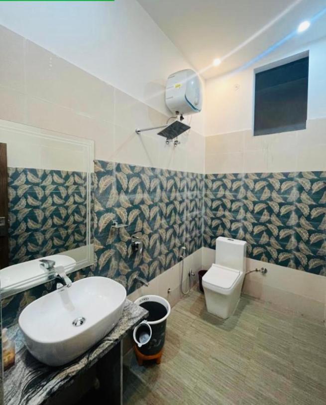 Lotus Palm Retreat - Full Villa Ujjain Bagian luar foto